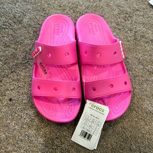 NWT women’s size 9 pink slide croc sandals